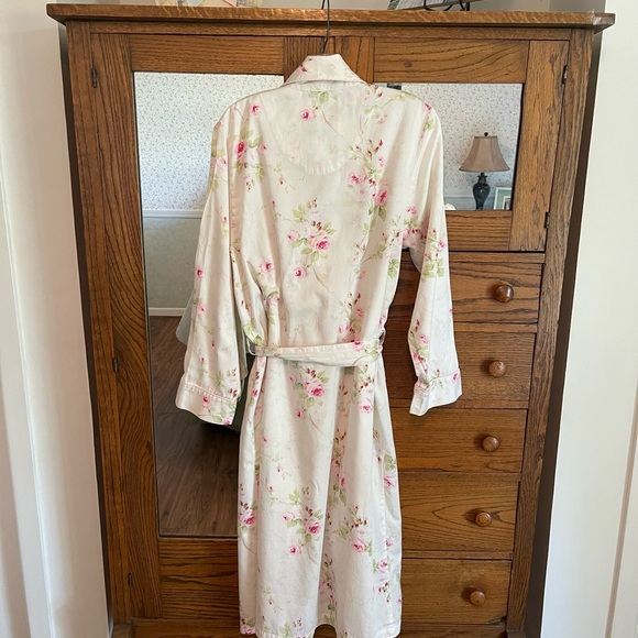 Lauren Ralph Lauren Long Pink Floral Robe - Picture 3 of 7